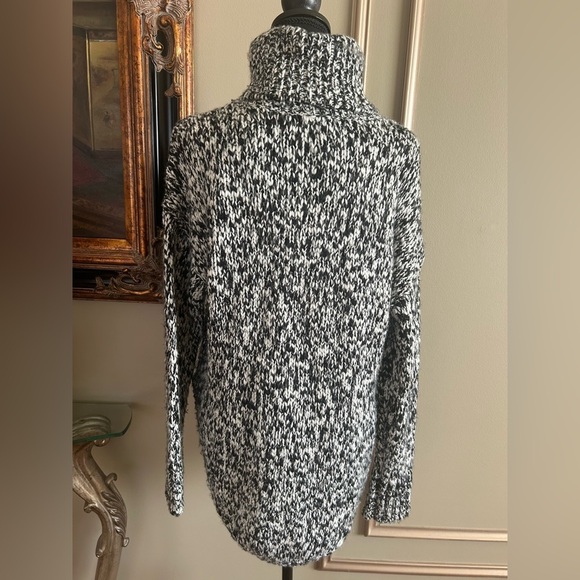 Treasure & Bond Black White Marled Chunky Knit Turtleneck Sweater Size Medium - Picture 6 of 8